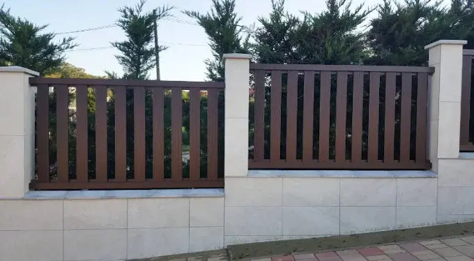 Eleganter Aluminiumzaun Gartenbereich